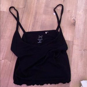 Black basic tank top